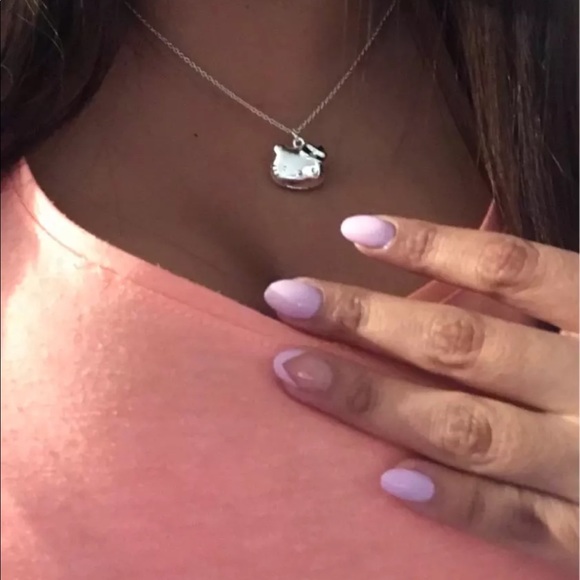 ⭐️Hello kitty locket - Picture 7 of 7